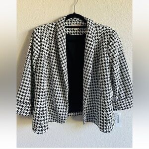 NWT Elegant Dresbarn Womens Black & White open front jacket, Size L